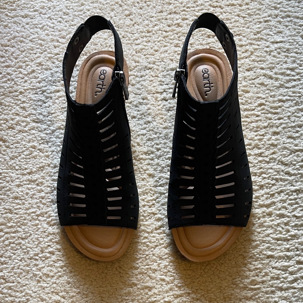 Earth Black Laser-Cut Slingback Sandals with Tan Footbed